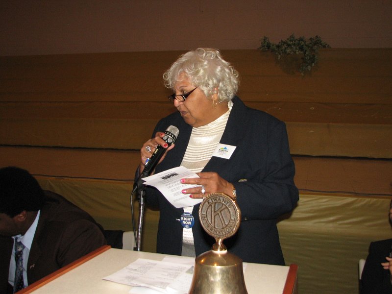 IMG_0363.JPG - Past LG and current Capital District Kiwanis Foundation Trustee for Division One Bernice Oden recognizes Kiwanis Clubs and past division and district officers in attendance.  Well done.