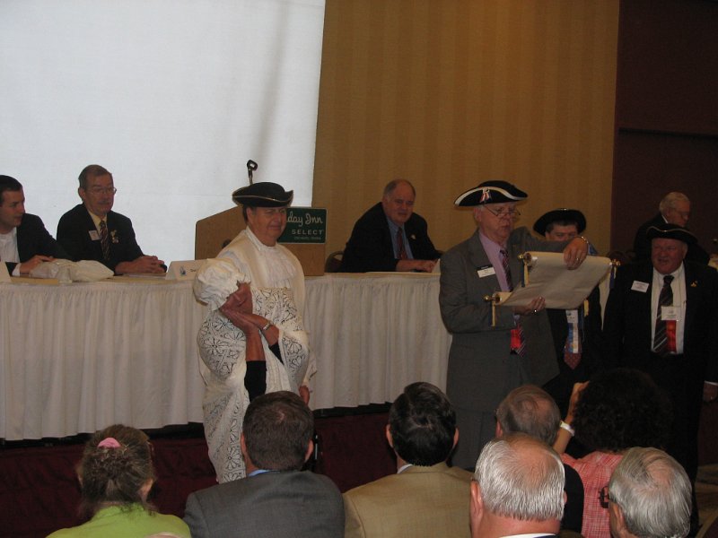 IMG_1989.JPG - Colonists announce that the 2011 District Convention will be held in Williamsburg, VA, Aug 19-21 2011.