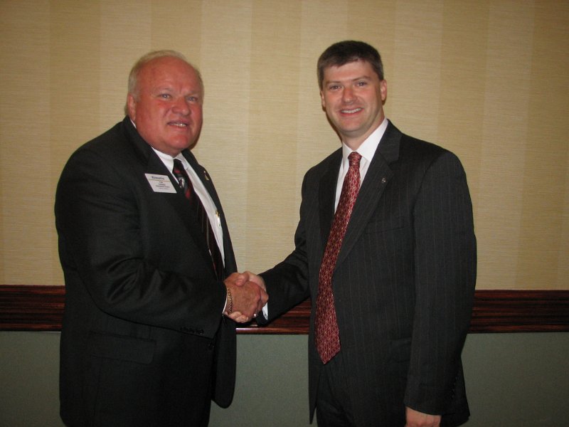 IMG_1997.JPG - Gov. Designate Tom Varner congratulates Gov. Elect Jeffrey Wolff.