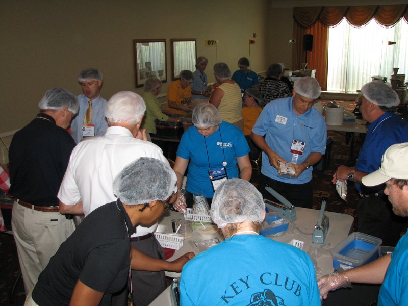 IMG_5127d.JPG - Everyone pitched in to pack 26,500 meals for the Stop Hunger Now project.
